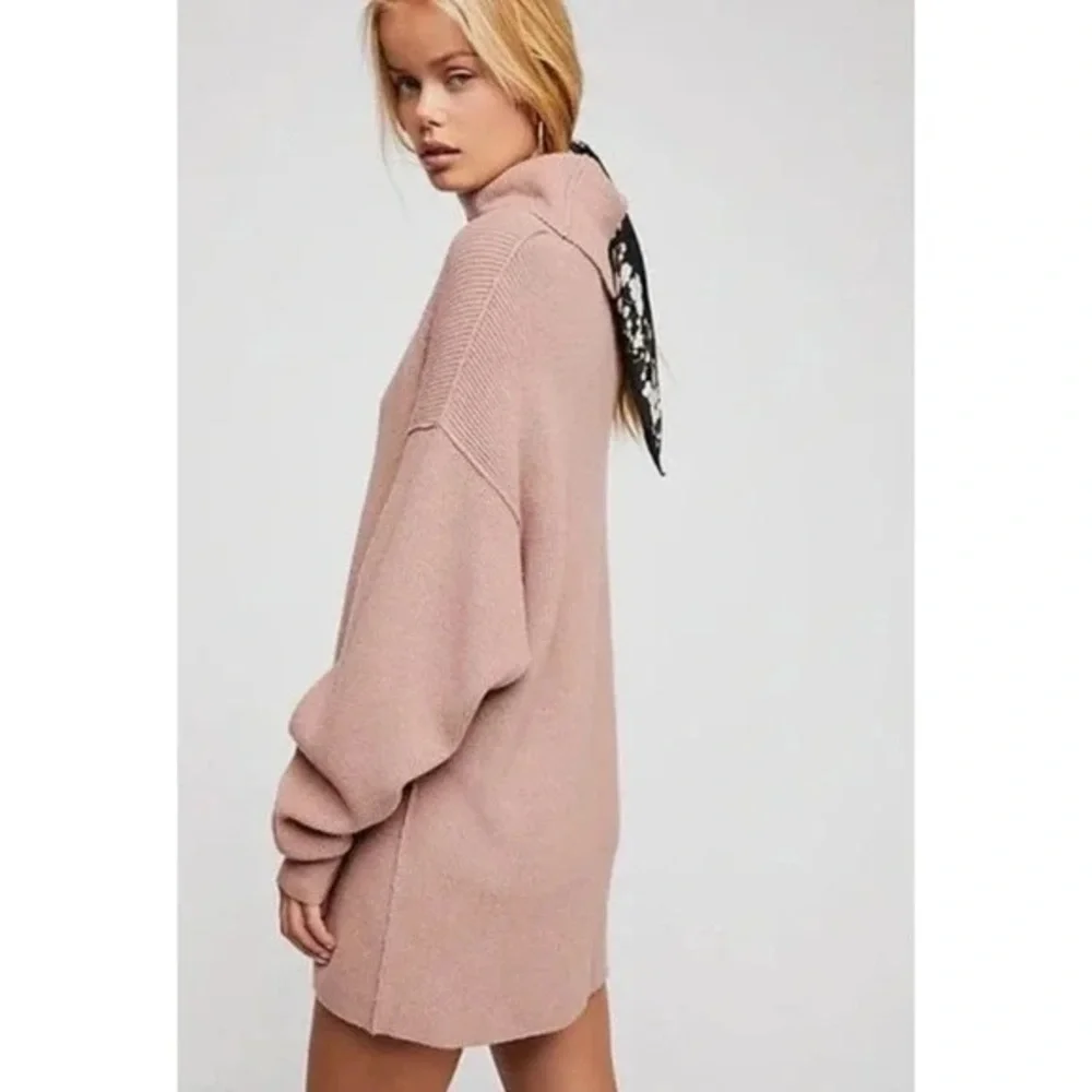 Free People Softly Structured Ribbed Tunic Sweater in Dusty Mauve, Size M